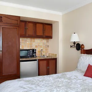 Islander On The 352 Oceanfront *penthouse* Ac Pool Apartment